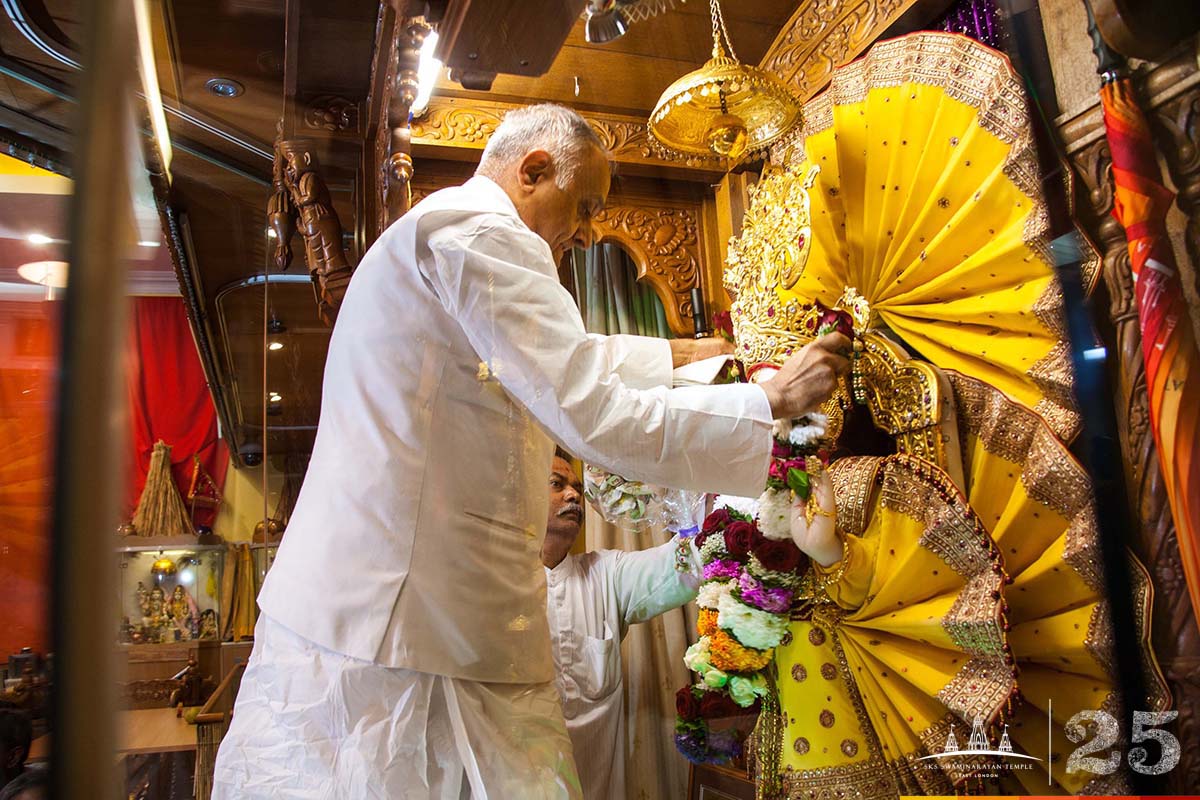 ©1987-2017 SKS Swaminarayan Temple East London